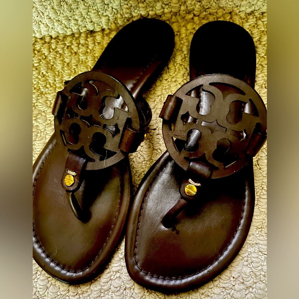 Tory Burch Miller signature sandals slides flip flops NEW!!! Never worn